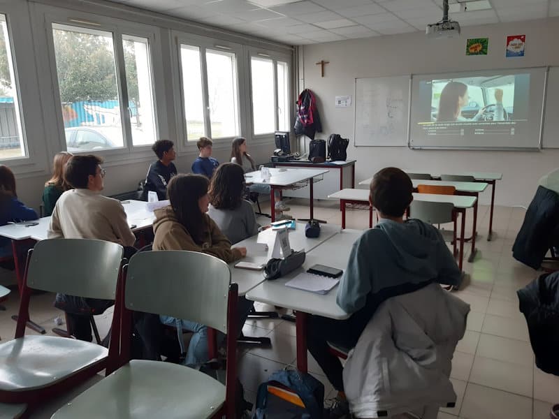 Stage code de la route au lycée